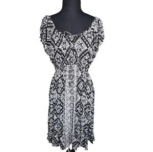 NWT Lola P. Black and White Floral Geo Print Mini Dress Size L Boho Cottagecore